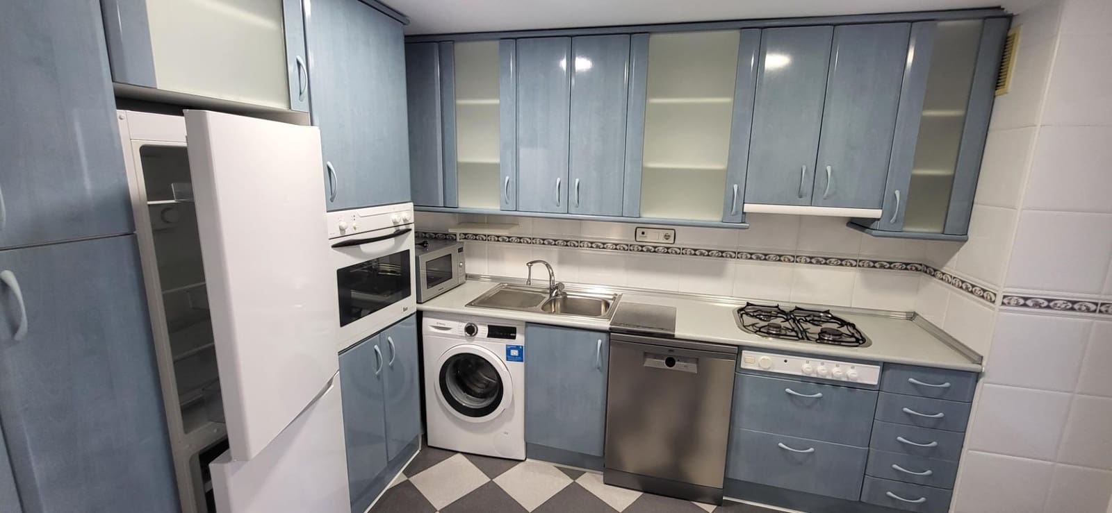 2 bedroom Apartment for rent in Albacete city - € 850 (Ref: 9723670)