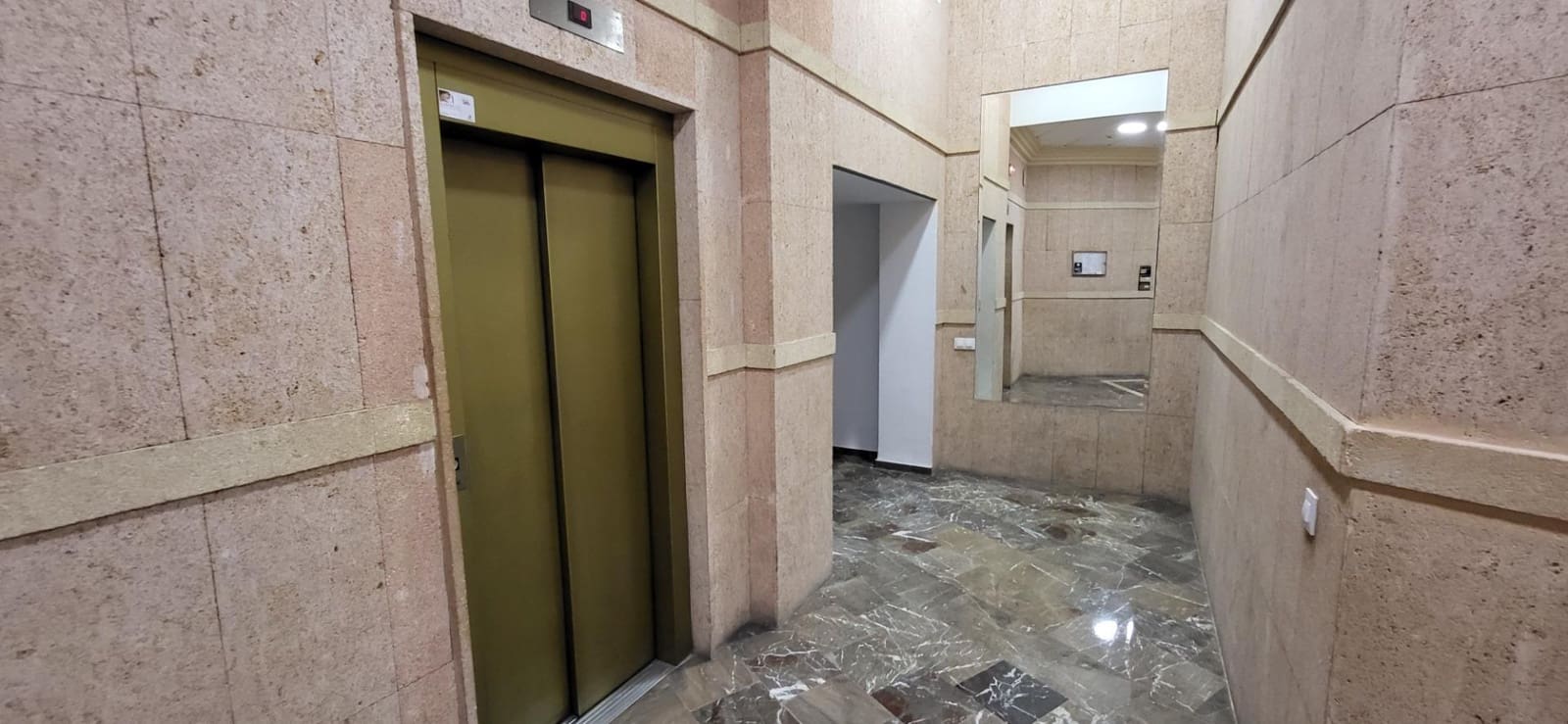 2 bedroom Apartment for rent in Albacete city - € 850 (Ref: 9723670)