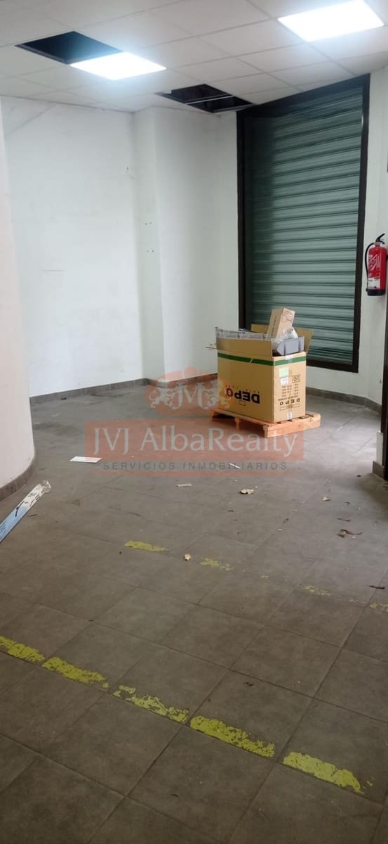 Business for rent in Albacete city - € 400 (Ref: 9723672)