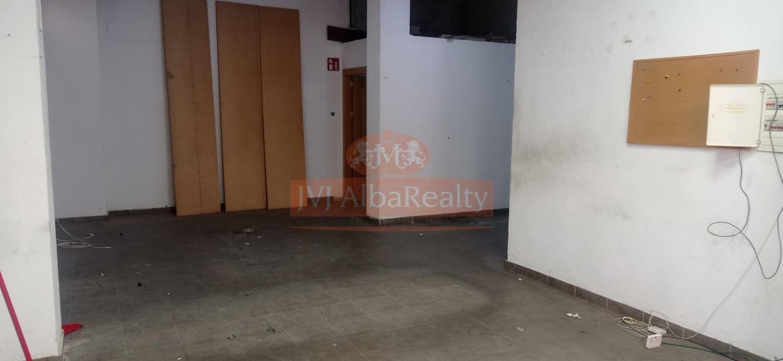 Business for rent in Albacete city - € 400 (Ref: 9723672)