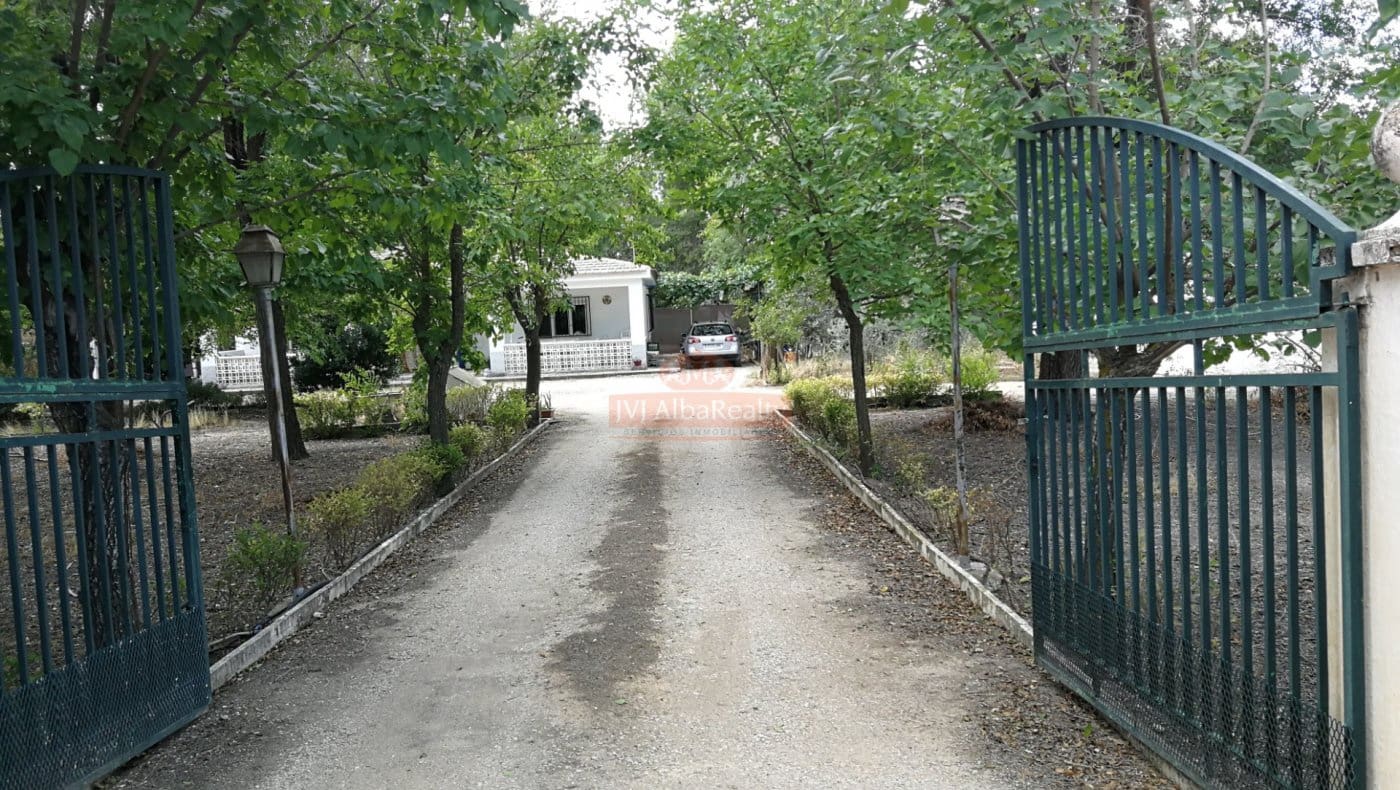 2 sypialnia Willa na sprzedaż w Miasto Albacete z garażem - 198 000 € (Ref: 9723675)