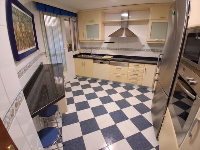 5 bedroom Terraced Villa for sale in Albacete city with pool garage - € 470,000 (Ref: 9723677)