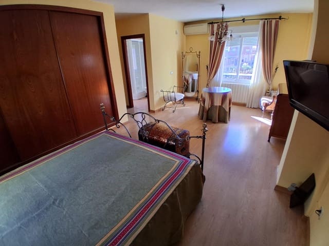 5 bedroom Terraced Villa for sale in Albacete city with pool garage - € 470,000 (Ref: 9723677)