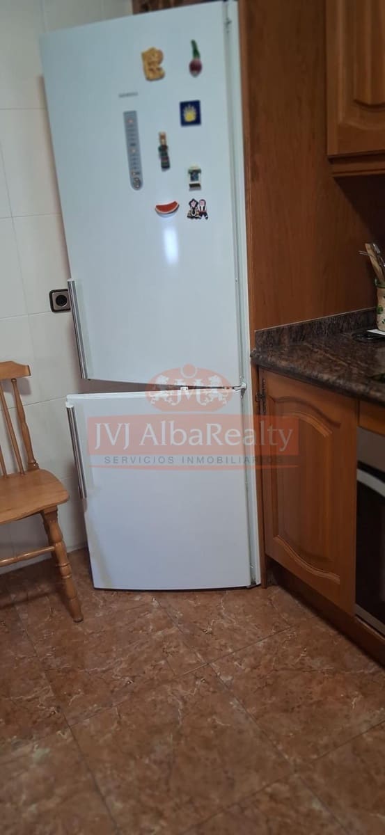 4 bedroom Flat for rent in Albacete city - € 1,200 (Ref: 9723678)