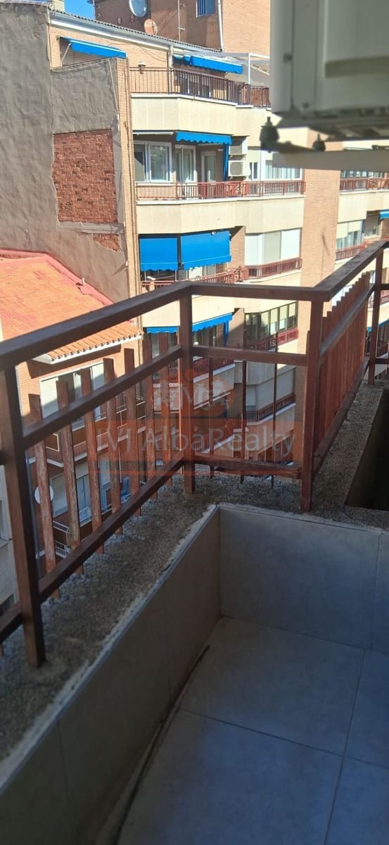 4 bedroom Flat for rent in Albacete city - € 1,200 (Ref: 9723678)