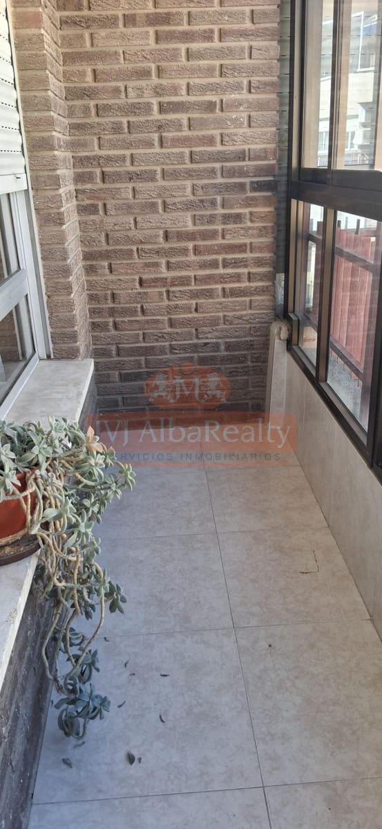 4 bedroom Flat for rent in Albacete city - € 1,200 (Ref: 9723678)