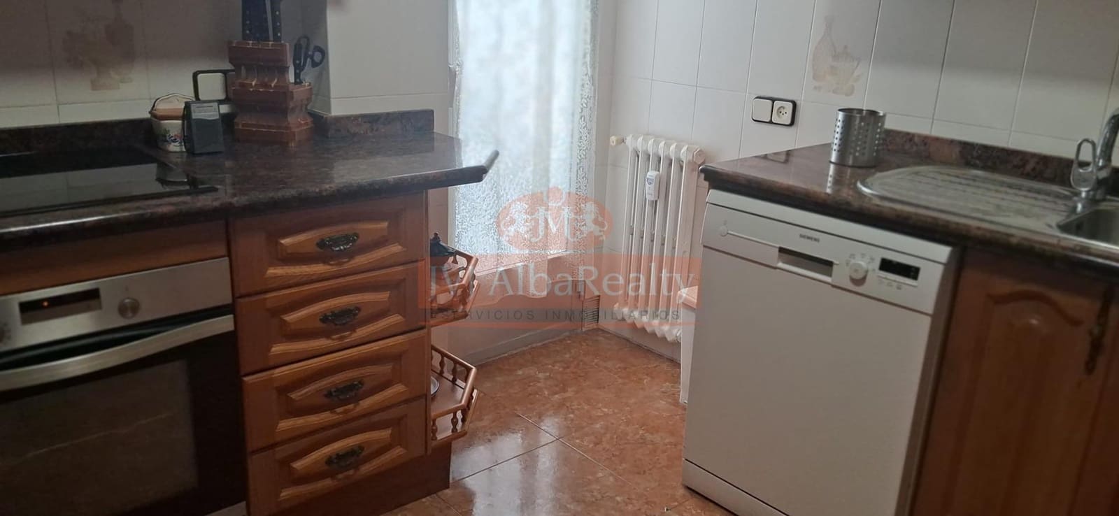 4 bedroom Flat for rent in Albacete city - € 1,200 (Ref: 9723678)