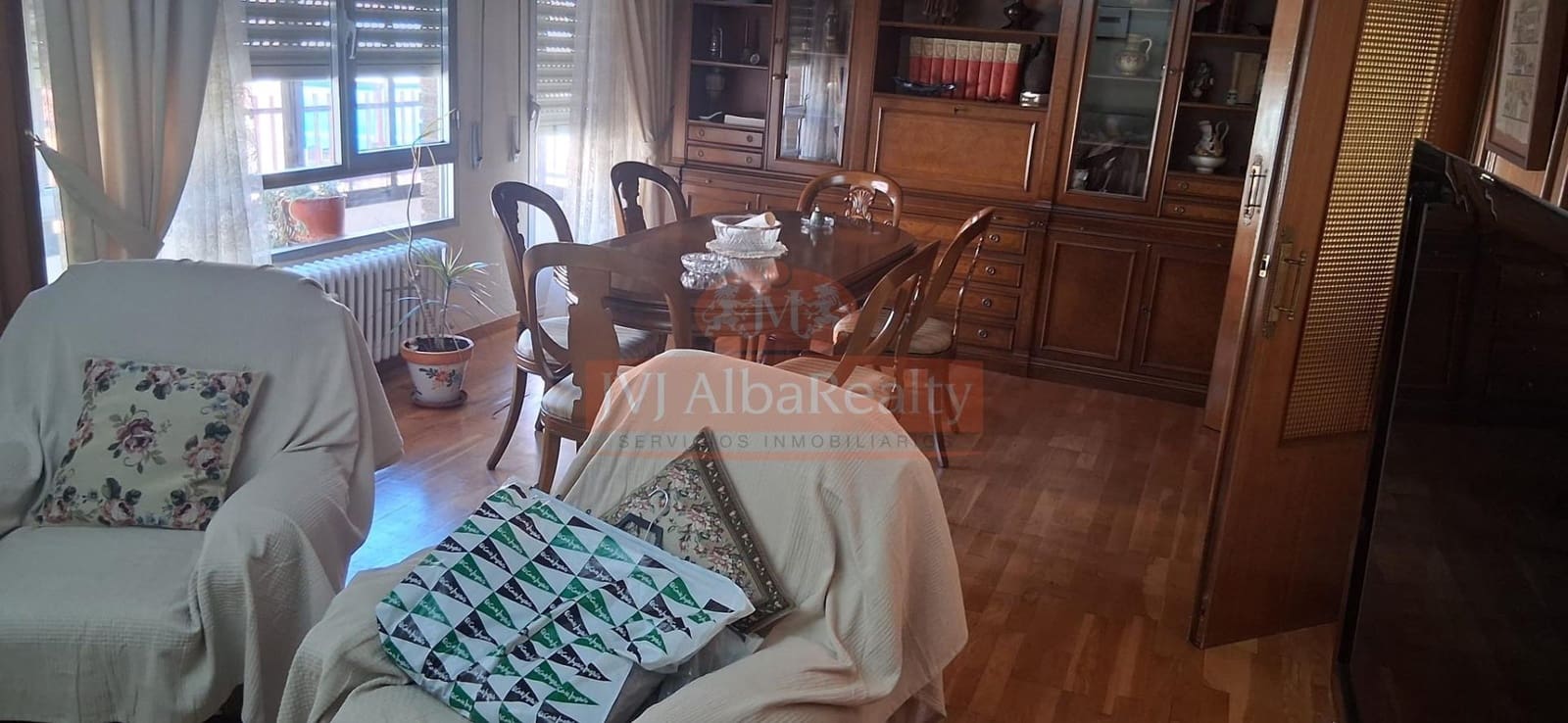 4 bedroom Flat for rent in Albacete city - € 1,200 (Ref: 9723678)