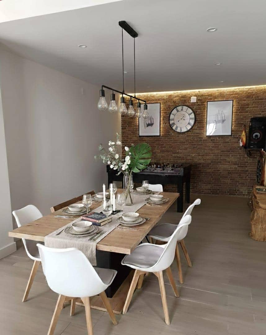 3 makuuhuone Huvila myytävänä paikassa Albacete kaupunki mukana uima-altaan 
autotalli - 850 000 € (Ref: 9723679)