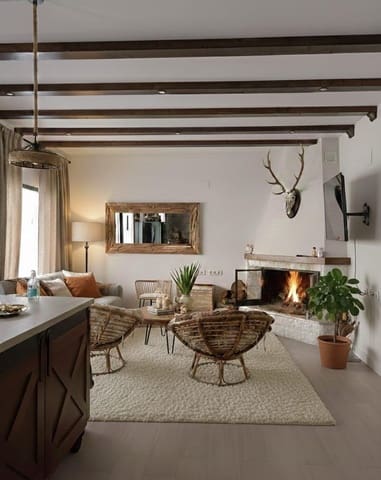 3 makuuhuone Huvila myytävänä paikassa Albacete kaupunki mukana uima-altaan 
autotalli - 850 000 € (Ref: 9723679)