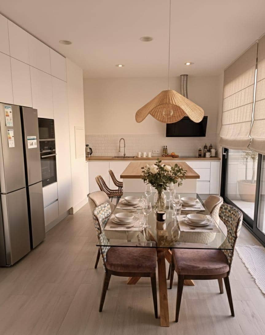 3 makuuhuone Huvila myytävänä paikassa Albacete kaupunki mukana uima-altaan 
autotalli - 850 000 € (Ref: 9723679)