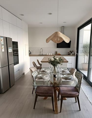 3 makuuhuone Huvila myytävänä paikassa Albacete kaupunki mukana uima-altaan 
autotalli - 850 000 € (Ref: 9723679)