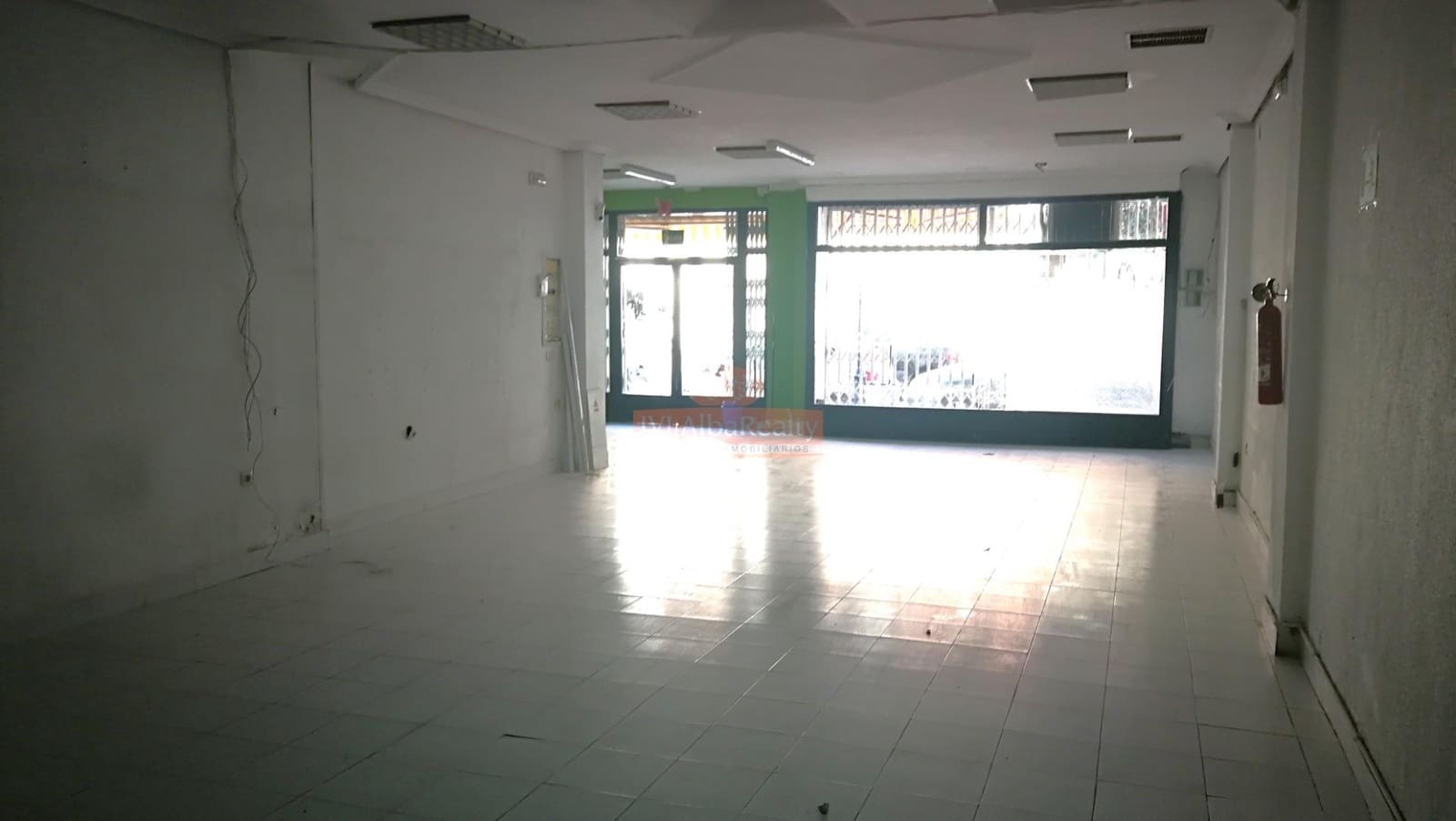 Commercial for rent in Albacete city - € 600 (Ref: 9723681)