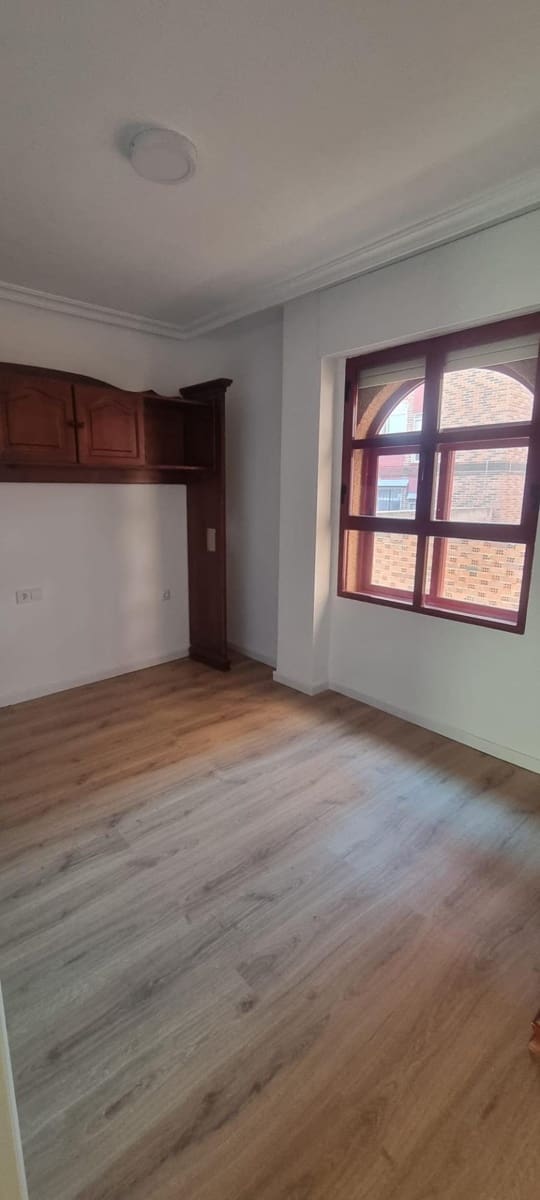 4 Zimmer Villa zu verkaufen in Albacete Stadt mit Garage - 285.000 € (Ref: 9723682)