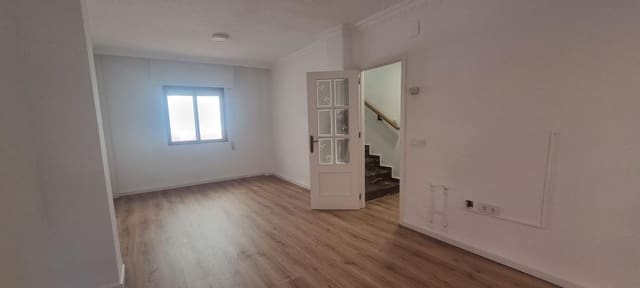 4 Zimmer Villa zu verkaufen in Albacete Stadt mit Garage - 285.000 € (Ref: 9723682)