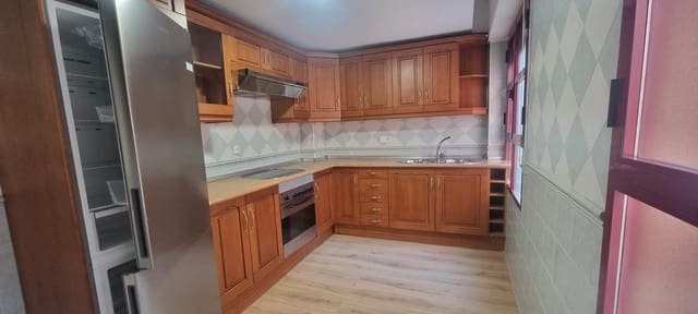 4 Zimmer Villa zu verkaufen in Albacete Stadt mit Garage - 285.000 € (Ref: 9723682)
