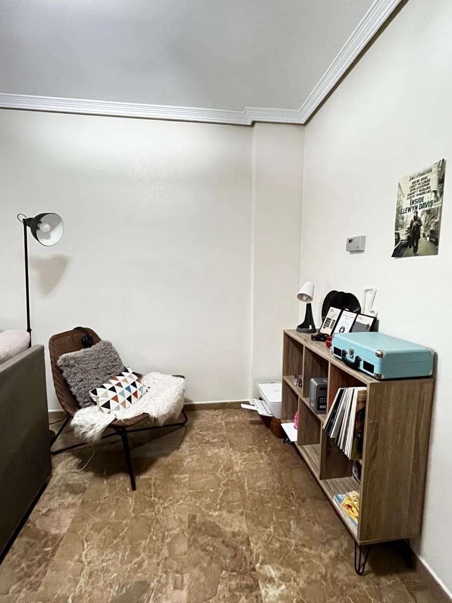 2 bedroom Apartment for sale in Albacete city with garage - € 250,000 (Ref: 9723683)