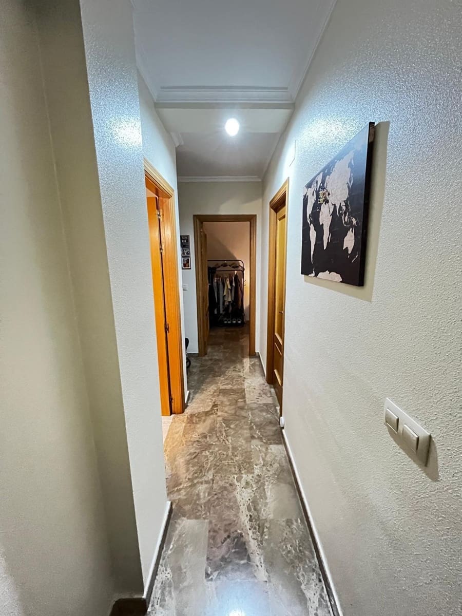 2 bedroom Apartment for sale in Albacete city with garage - € 250,000 (Ref: 9723683)