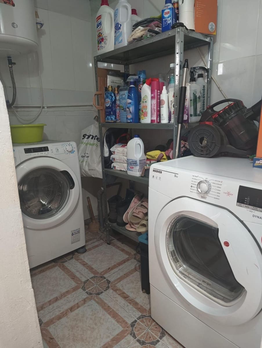 5 bedroom Villa for sale in Albacete city with garage - € 135,000 (Ref: 9723686)