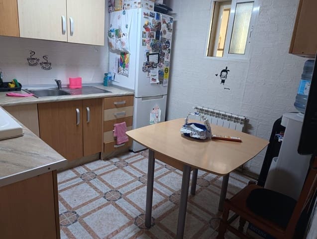 5 bedroom Villa for sale in Los Llanos, Albacete city with garage - € 135,000 (Ref: 9723686)