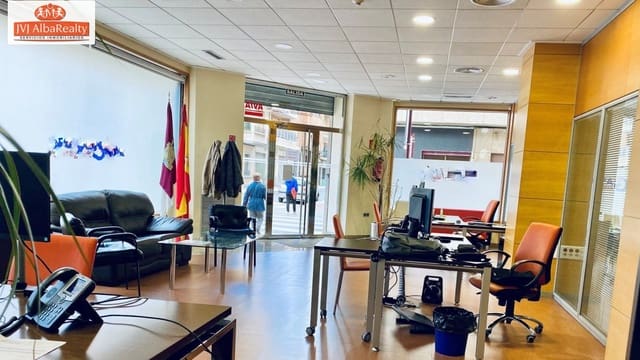 Commercial for sale in Feria, Albacete city with garage - € 600,000 (Ref: 9723687)