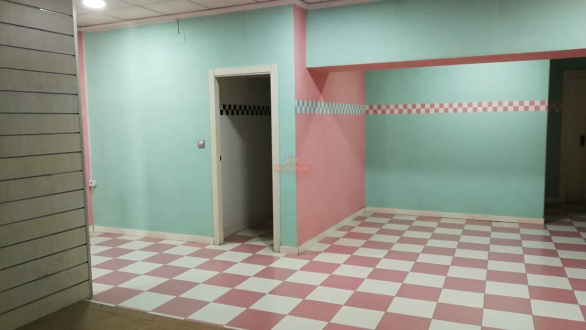 1 bedroom Commercial for sale in Albacete city - € 190,000 (Ref: 9723689)
