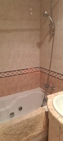 1 sovrum Lägenhet till salu i Albacete stad med garage - 185 000 € (Ref: 9723691)