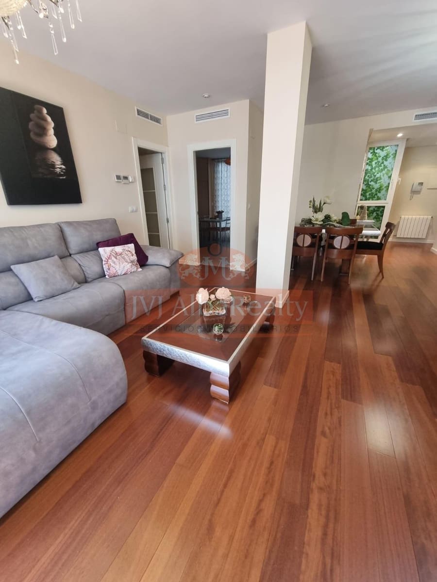 3 soveværelse Lejlighed til salg i Albacete by med garage - € 460.000 (Ref: 9723693)