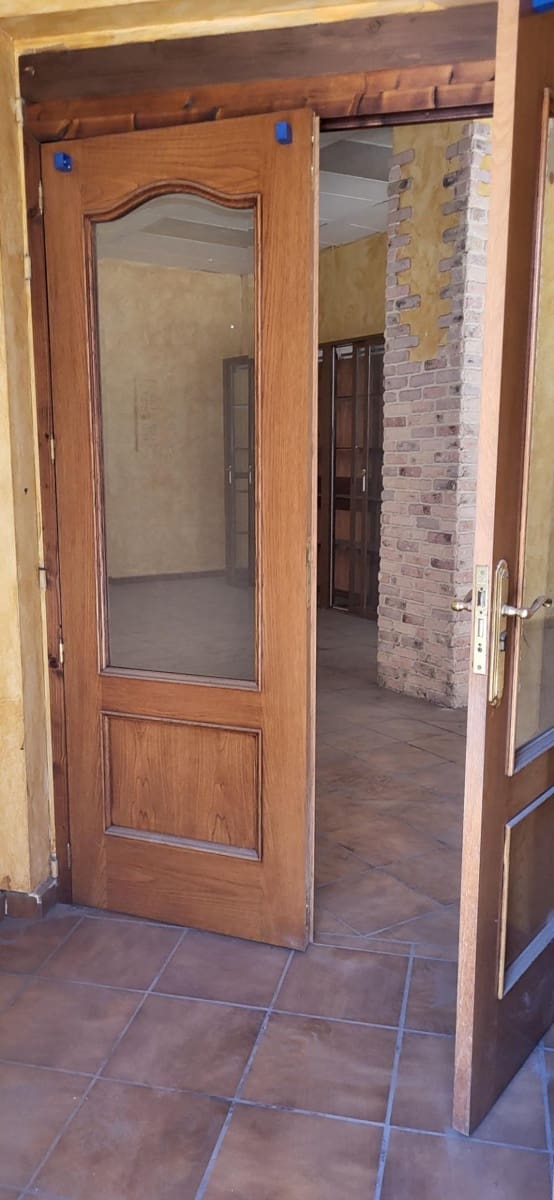 Commercial for sale in Albacete city - € 143,000 (Ref: 9723694)