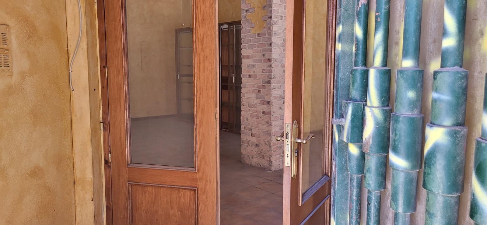 Commercial for sale in Albacete city - € 143,000 (Ref: 9723694)