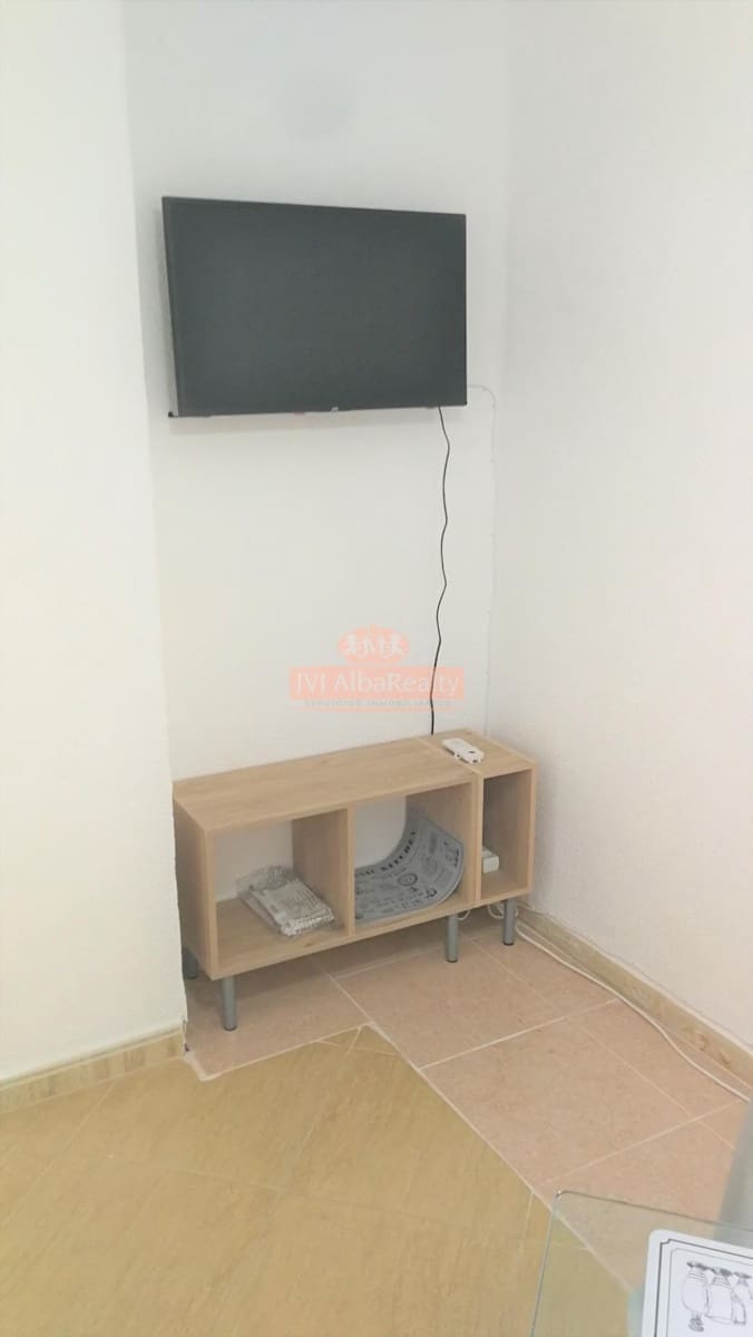 4 bedroom Flat for rent in Albacete city - € 240 (Ref: 9723695)