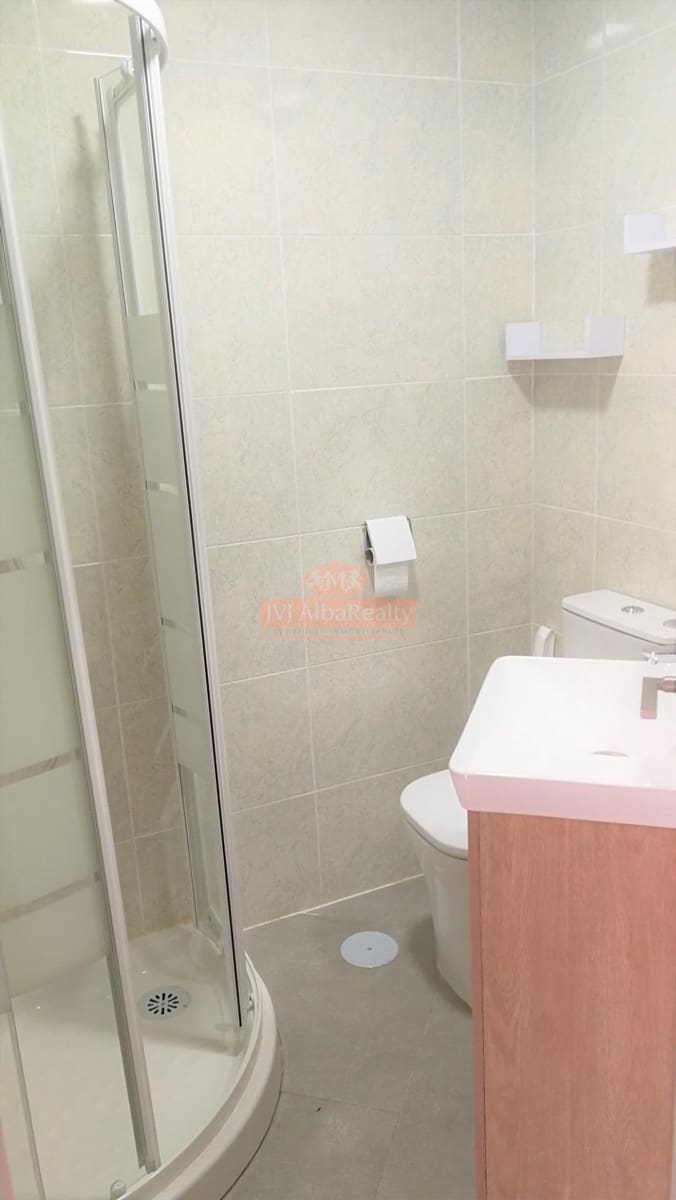 4 bedroom Flat for rent in Albacete city - € 240 (Ref: 9723695)