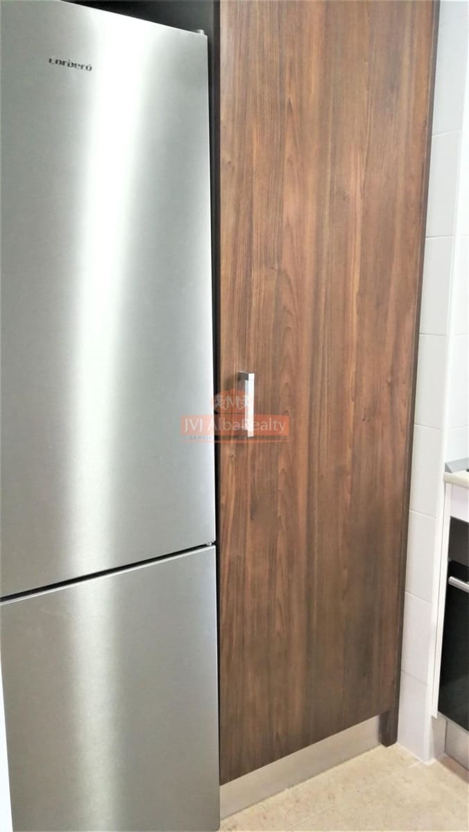 4 bedroom Flat for rent in Albacete city - € 240 (Ref: 9723695)