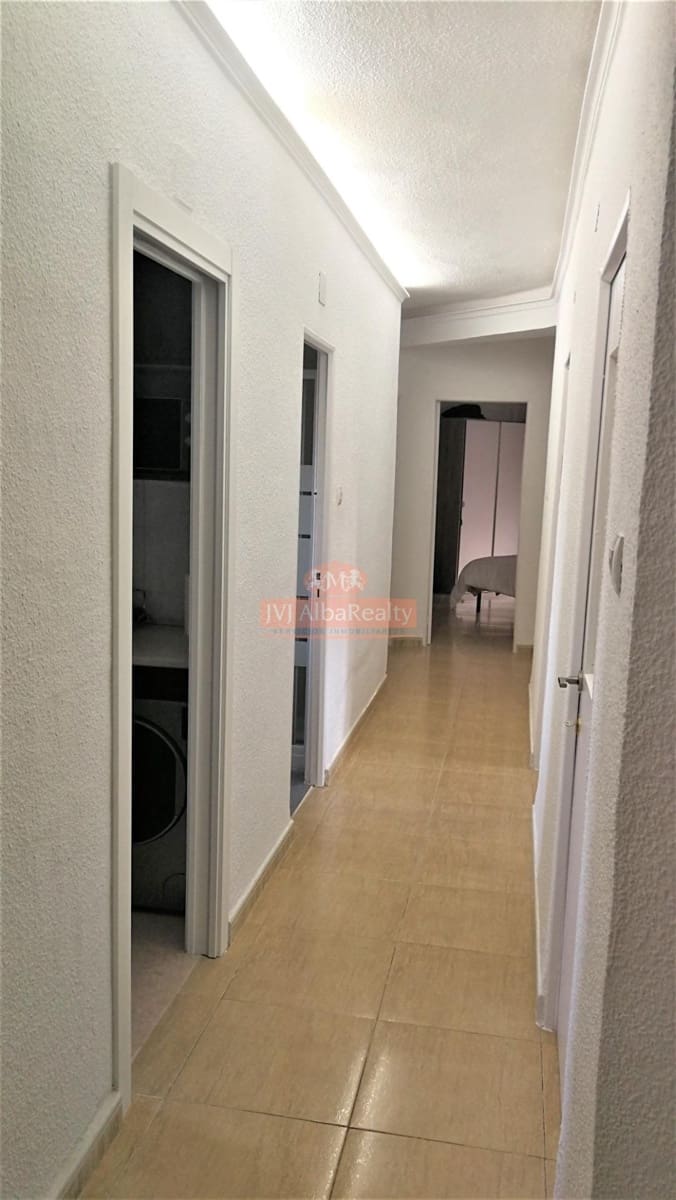 4 bedroom Flat for rent in Albacete city - € 240 (Ref: 9723695)