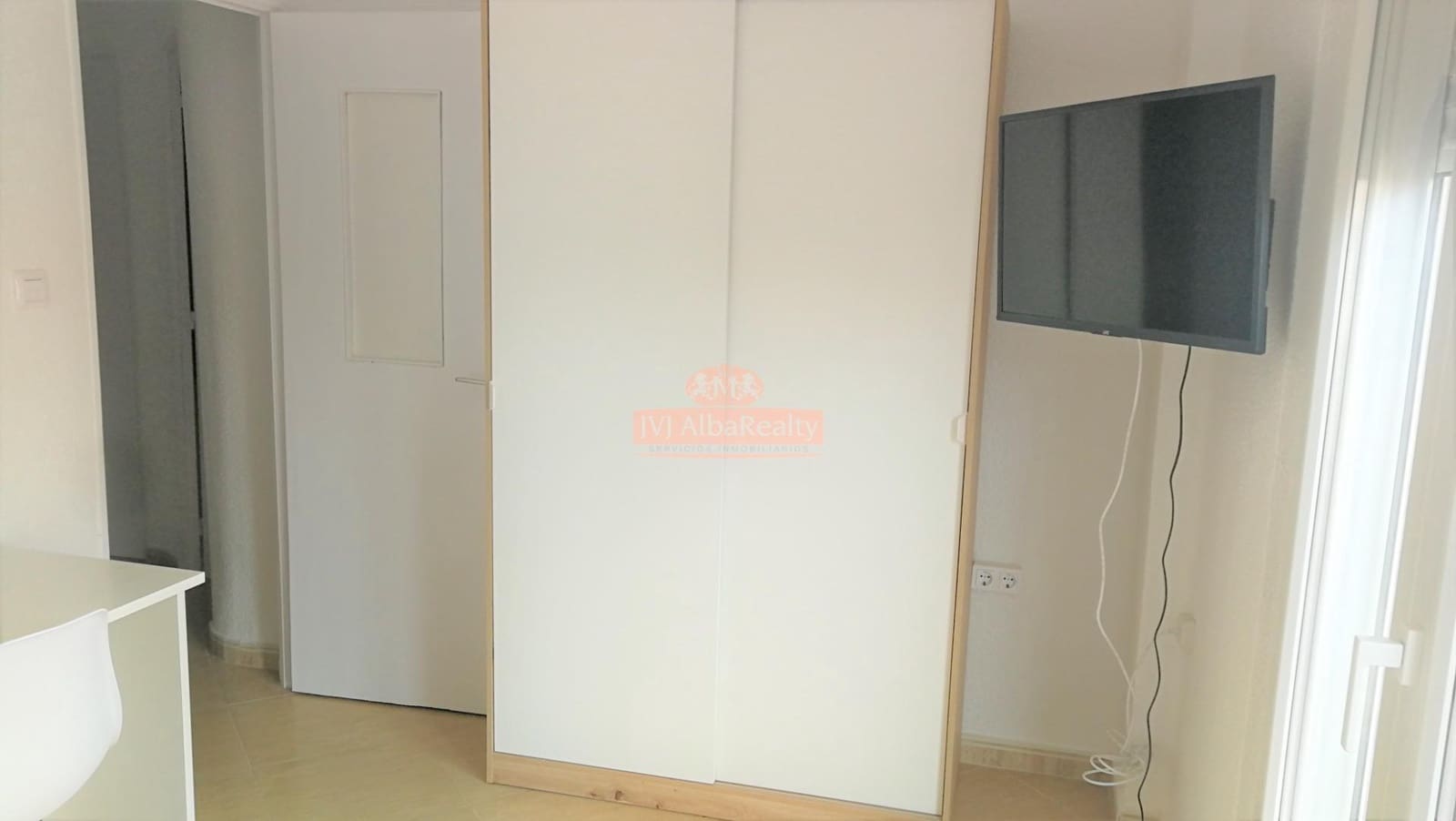 4 bedroom Flat for rent in Albacete city - € 240 (Ref: 9723695)