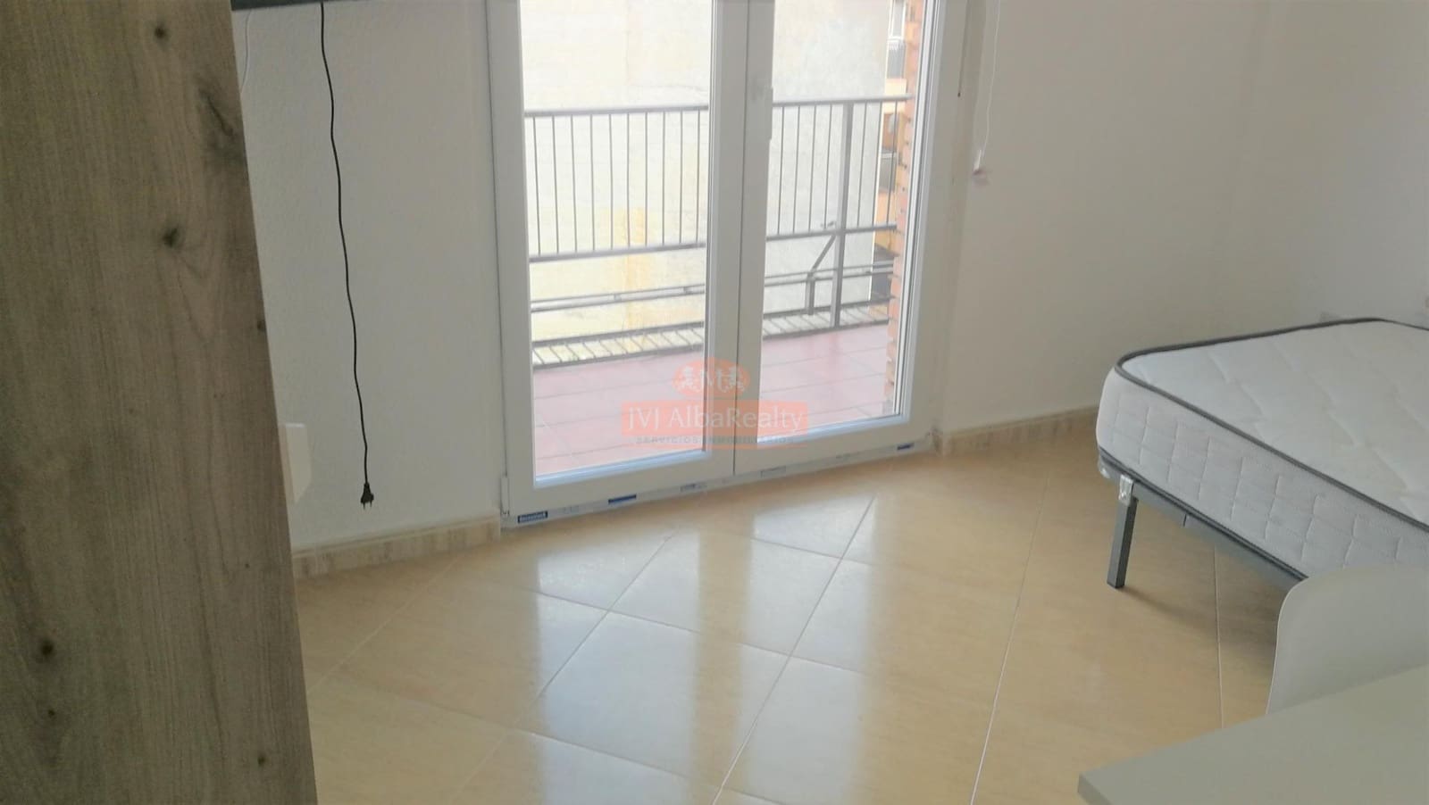 4 bedroom Flat for rent in Albacete city - € 240 (Ref: 9723695)