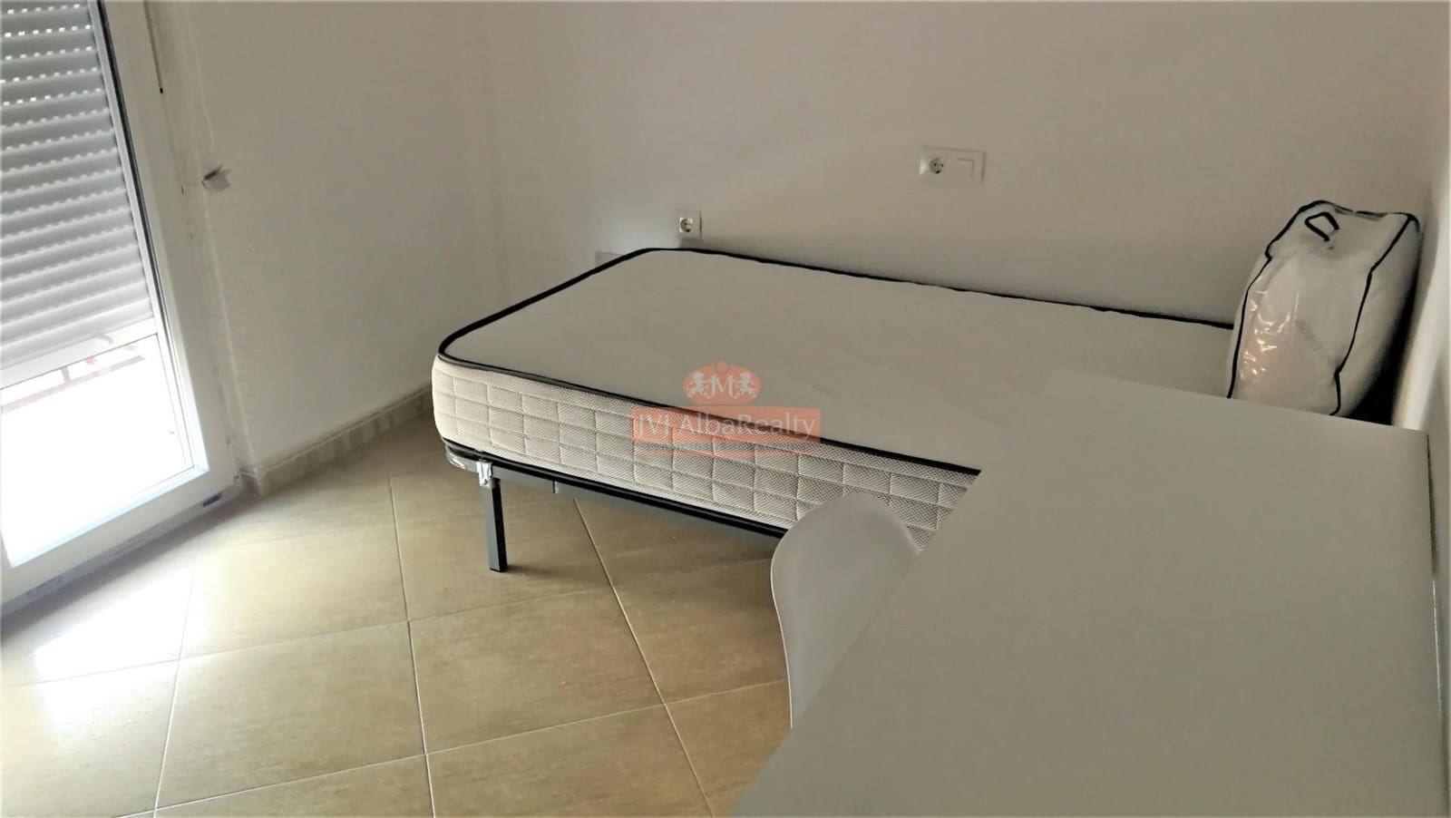 4 bedroom Flat for rent in Albacete city - € 240 (Ref: 9723695)