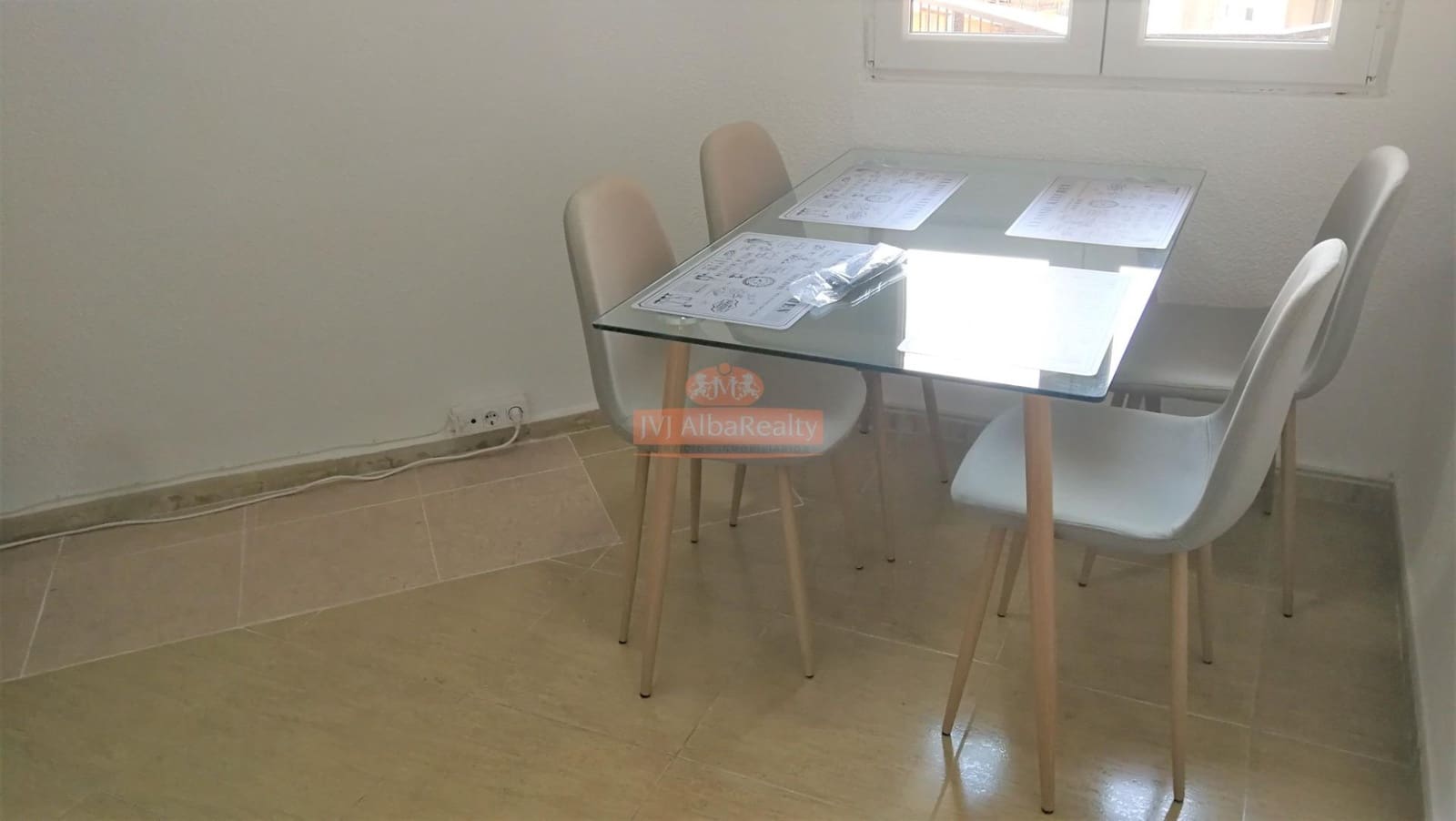 4 bedroom Flat for rent in Albacete city - € 240 (Ref: 9723695)