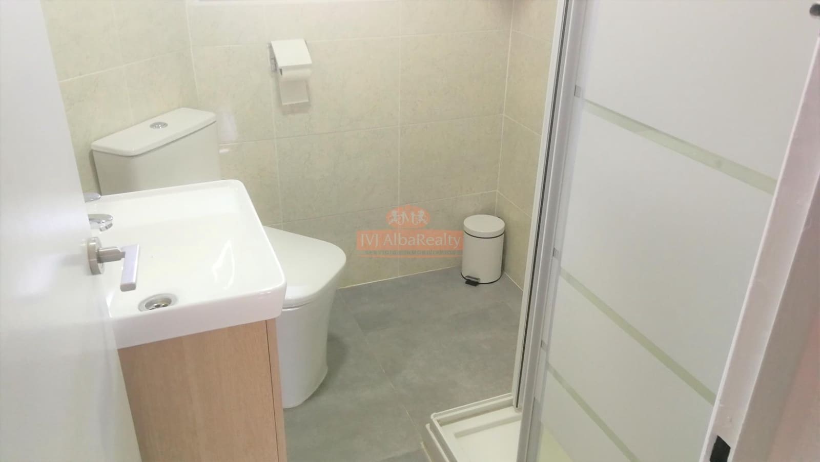 4 bedroom Flat for rent in Albacete city - € 240 (Ref: 9723695)