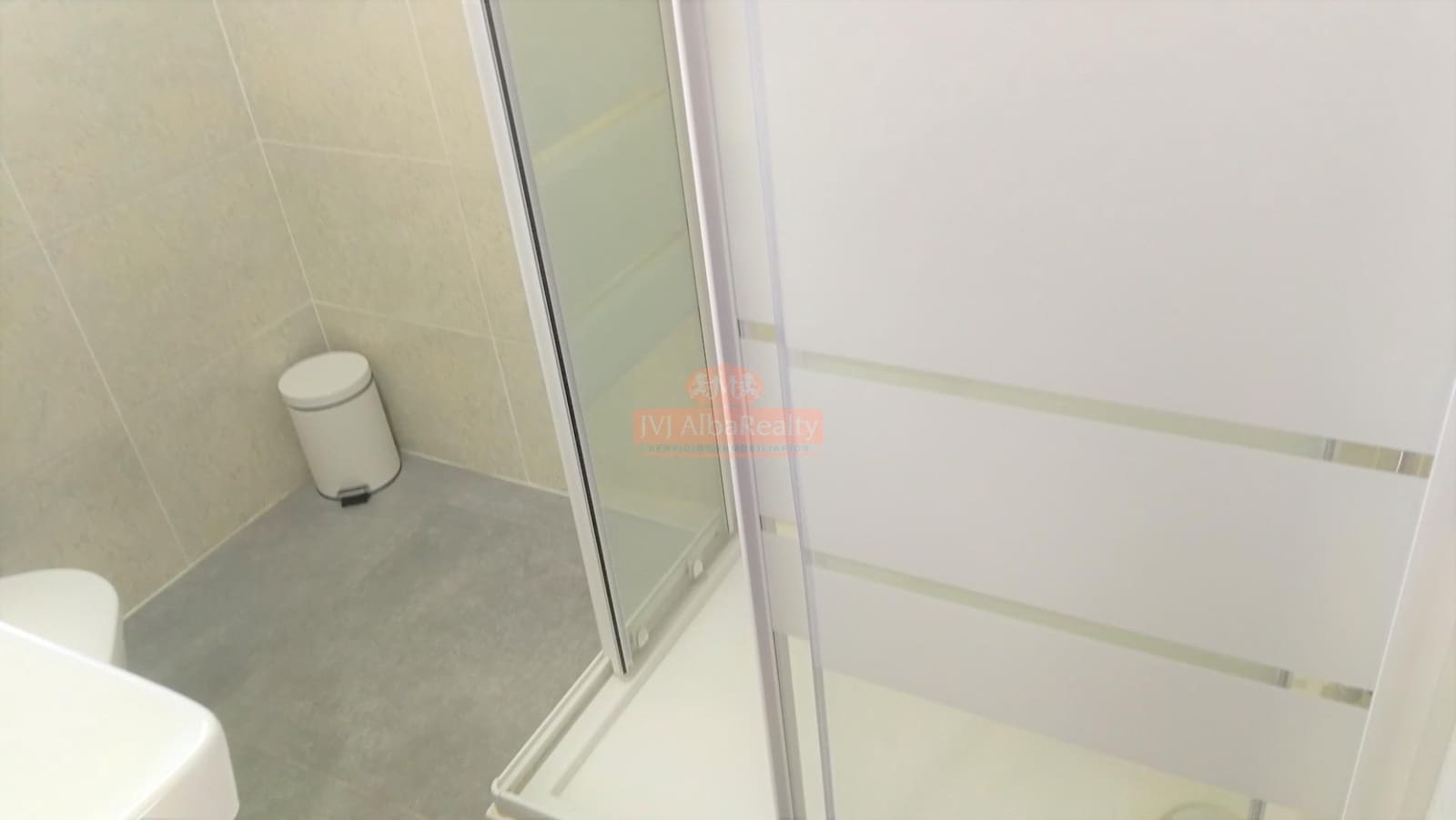 4 bedroom Flat for rent in Albacete city - € 240 (Ref: 9723695)