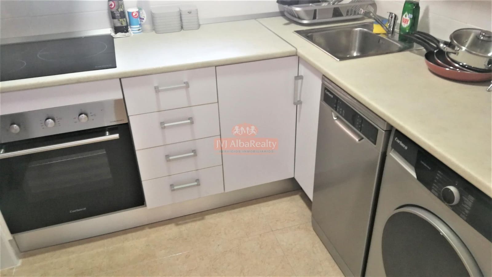 4 bedroom Flat for rent in Albacete city - € 240 (Ref: 9723695)