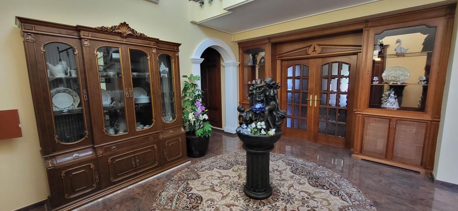 5 bedroom Villa for sale in Albacete city with pool garage - € 1,350,000 (Ref: 9723696)