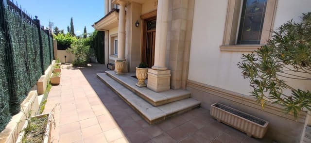 5 bedroom Villa for sale in Albacete city with pool garage - € 1,350,000 (Ref: 9723696)