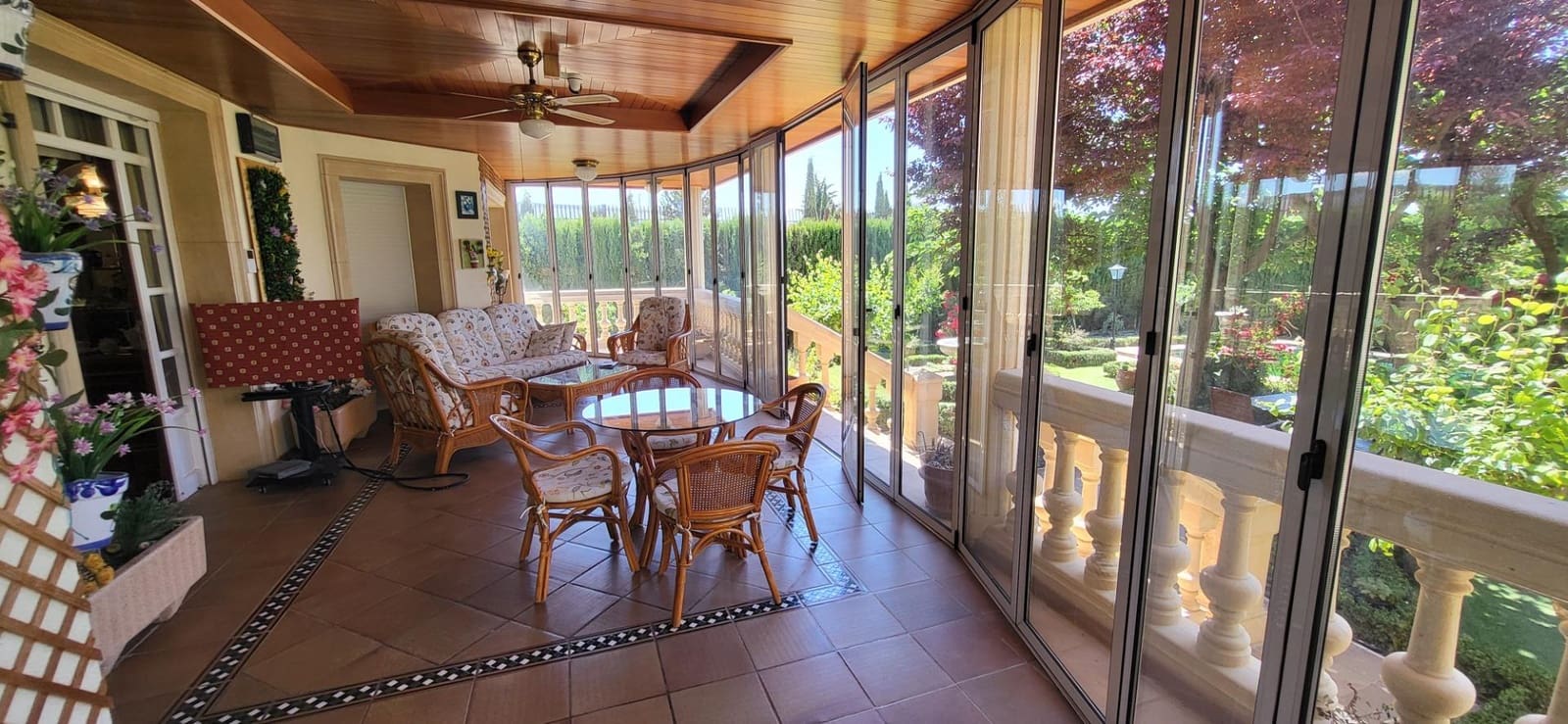 5 bedroom Villa for sale in Albacete city with pool garage - € 1,350,000 (Ref: 9723696)