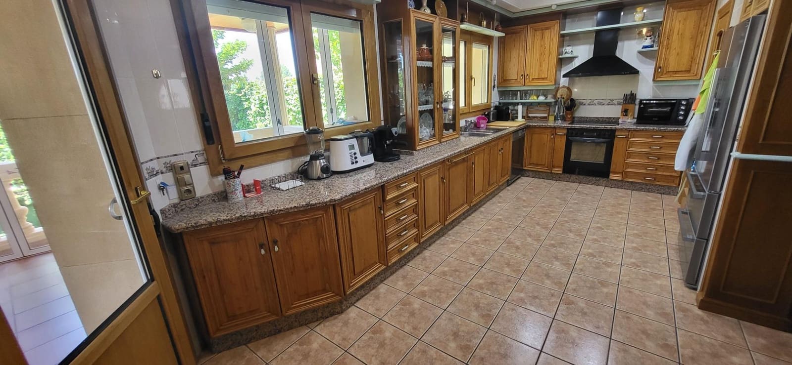 5 bedroom Villa for sale in Albacete city with pool garage - € 1,350,000 (Ref: 9723696)