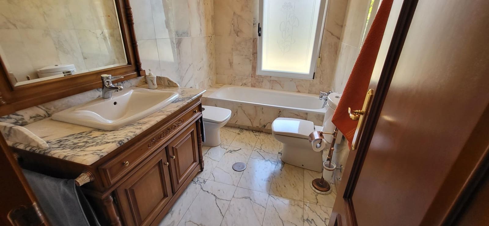 5 bedroom Villa for sale in Albacete city with pool garage - € 1,350,000 (Ref: 9723696)