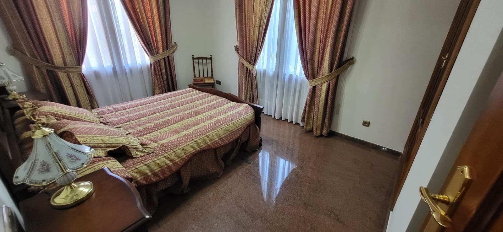 5 bedroom Villa for sale in Albacete city with pool garage - € 1,350,000 (Ref: 9723696)