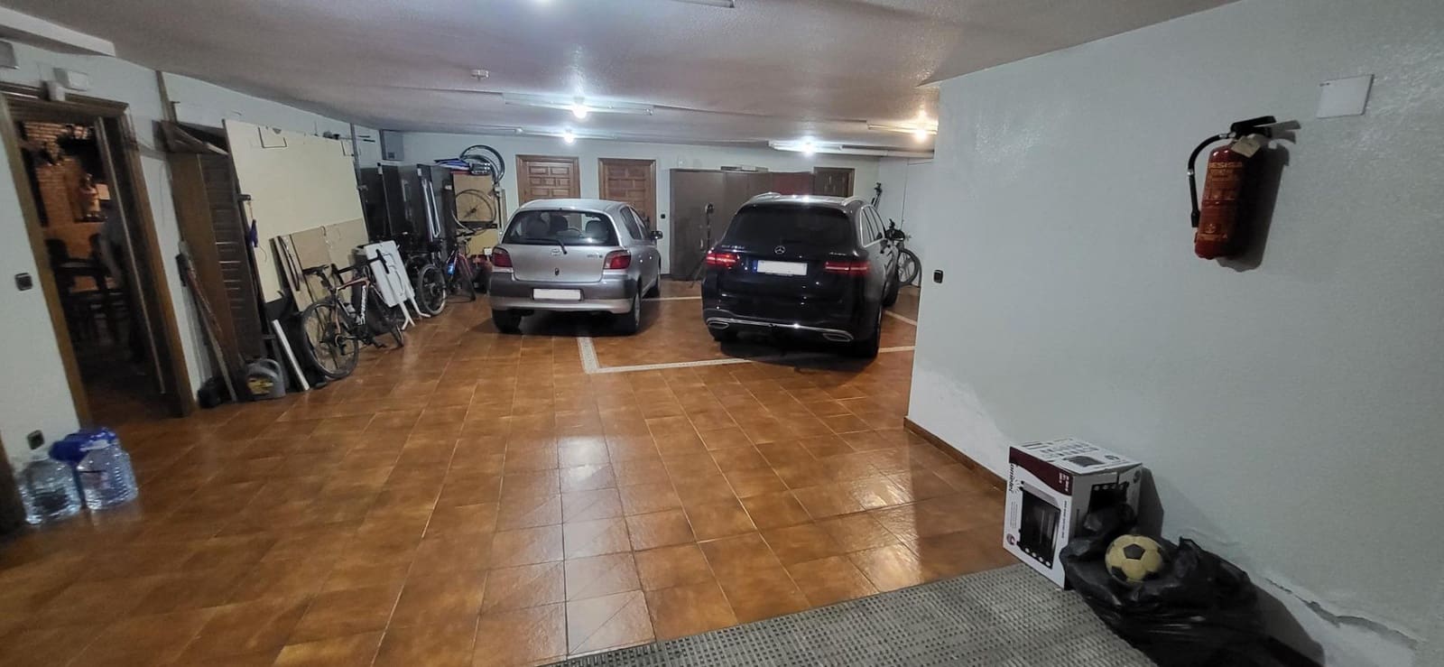 5 bedroom Villa for sale in Albacete city with pool garage - € 1,350,000 (Ref: 9723696)