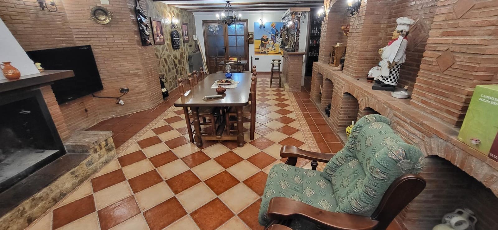 5 bedroom Villa for sale in Albacete city with pool garage - € 1,350,000 (Ref: 9723696)