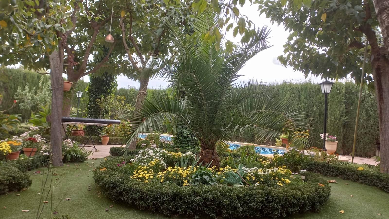 5 bedroom Villa for sale in Albacete city with pool garage - € 1,350,000 (Ref: 9723696)